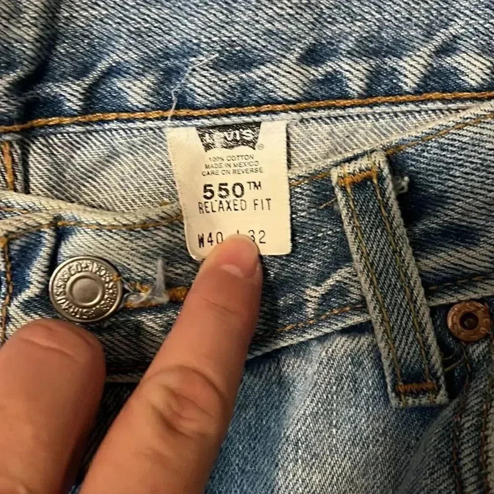 Levi’s relaxed fit 550 jeans 40 x 32. Well loved.